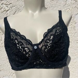 💕2/$35 💕La Vie En Rose Black Lace Bra